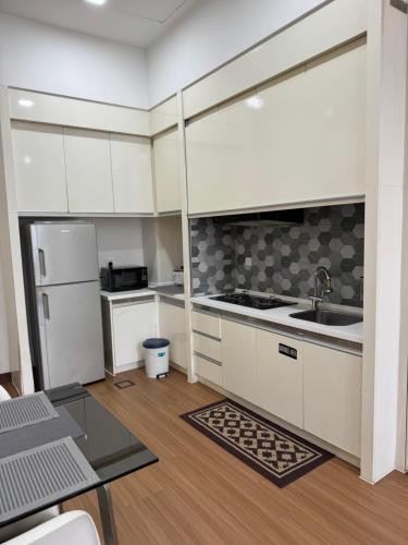 KLCC Marc Residence by Sadz - image 12