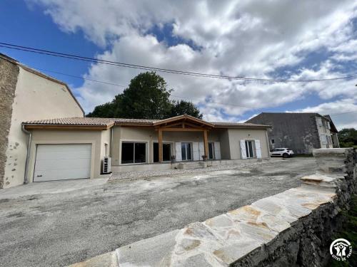 Gîte du tatou (Gite du tatou) in Roquefeuil