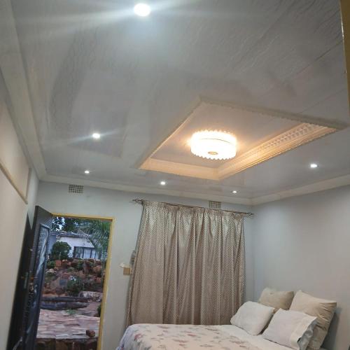 Carlcyn 263 Cottage in บูลาวาโย