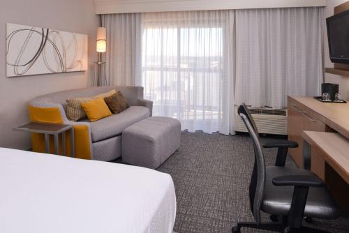 Country Inn & Suites by Radisson, Brown Deer - Milwaukee North