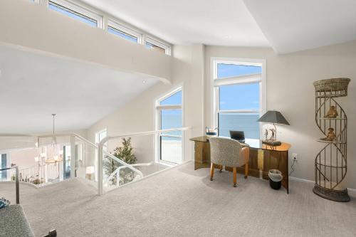 Siesta Breakers Penthouse on the Beach - image 5