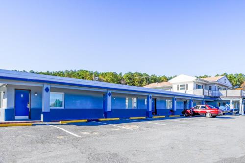 The Whispering Pines Motel- Whitestone - image 6