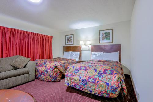 The Whispering Pines Motel- Whitestone - image 12