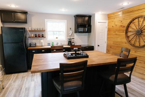 "Deer Creek Lodge" - Secluded Bourbon Trail Stay in Lorensburga (KY)