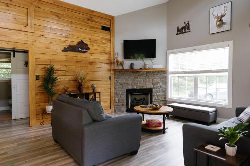 "Deer Creek Lodge" - Secluded Bourbon Trail Stay in Lorensburga (KY)