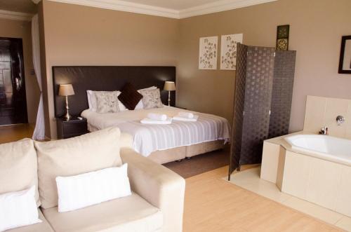 Three Oaks and an Aloe Boutique Hotel Room Type - Suite with Lake View