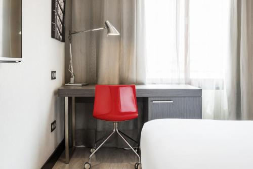 Standard Double or Twin Room image 5