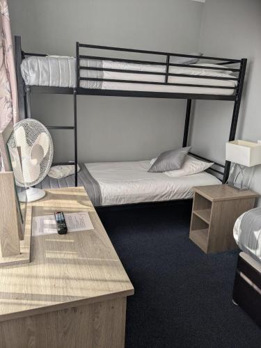 The Corner House Hotel Gatwick Room Type - Family Room