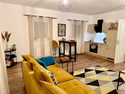 Stylish apartment close to Wiener Neustadt in Lanzenkirchen