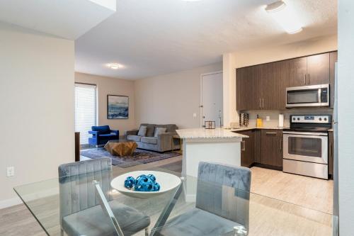 Spacious 3BR | Pool, Gym, Near Beach & Speedway in Daytona Beach City Center