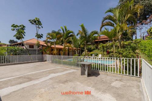 Casa em Igarata com Acesso ao Lago e Piscina in Igaratá