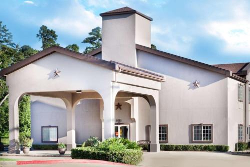 Hotel Piney Woods - Huntsville, TX