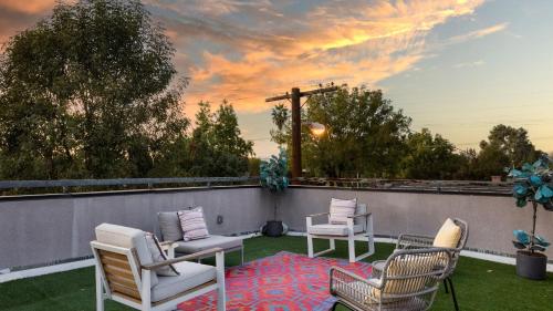 Fulton II by AvantStay Rooftop Patio w Views in Los Angeles, USA