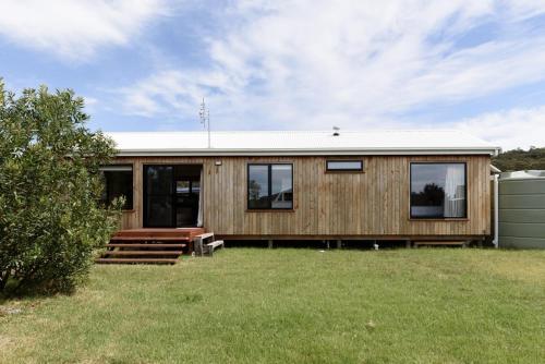 Sisters Beach Hideaway - A Coastal Escape in Sisters Beach
