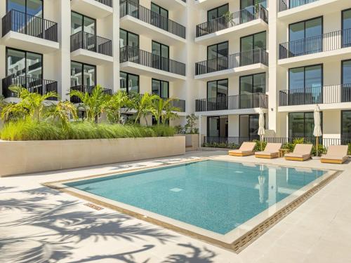 Modern Studio in Prime JVC | Padel Pool & Gym