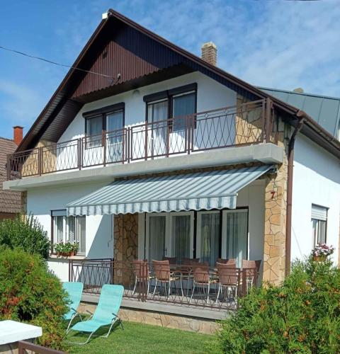 Holiday home in Balatonkeresztur 19387 – khách sạn tại Balatonkeresztur