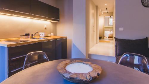 Acropolis Luxury Apartments - image 8