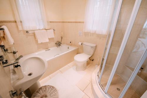 Dolphins' Playground Beachfront B&B Room Type - Superior Double or Twin Room - Whale room