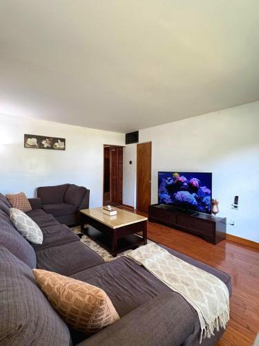 Cozy 3BR House Near Airport & Transit! – khách sạn tại Mississauga