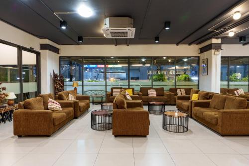 พร้อม โฮเทล (Prom Hotel) near สถานีรถไฟฟ้าใต้ดินห้วยขวาง