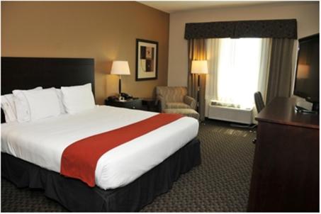 Holiday Inn Express & Suites Clinton, an IHG Hotel