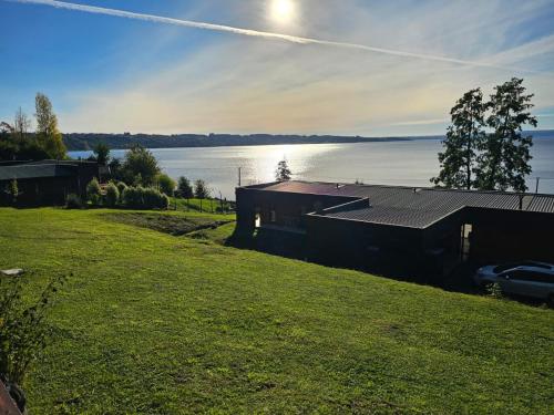 Lago Ranco, cabaña orilla de lago