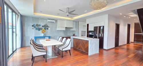 Astana Villa Non Nuoc Beach in Da Nang — photo 6