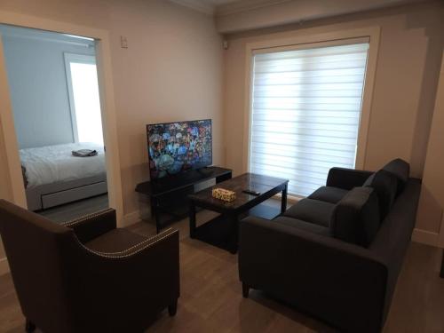 Vancouver Family Condo 2 Bedrooms 2 Baths Near UBC & Parks – khách sạn tại Marpole