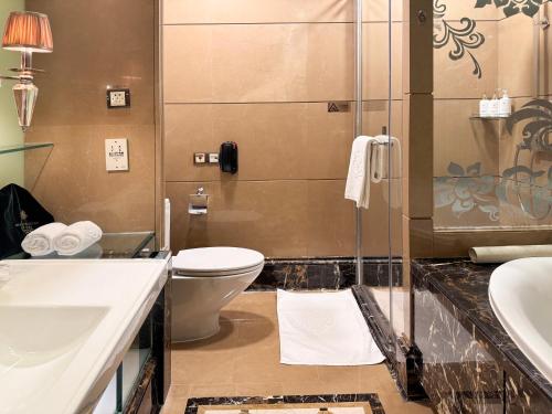 room detail thumbnail 2