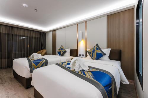 room detail thumbnail 1