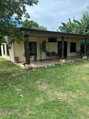 Villa Elena Vacation Home in Nikoja