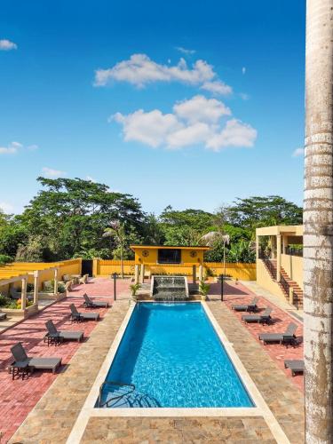 Vedere, Sweet Palm Villa - Spacious luxury villa with pool and Beach oasis access in Saint Ann's Bay