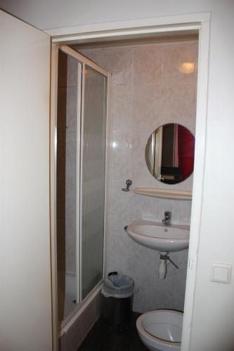 Bathroom, Hotel Sansa in Maastricht