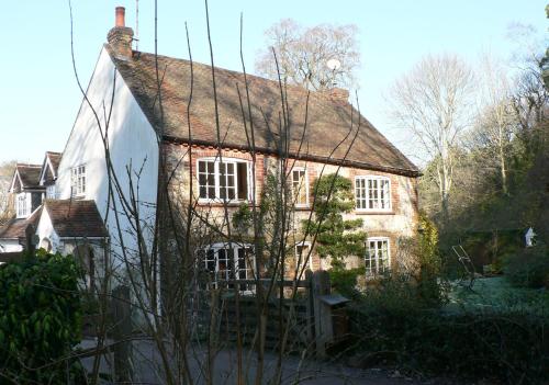 Exterior view, Bridge Cottage in Bepton
