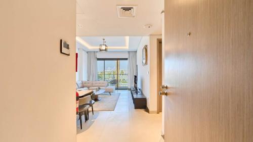 Stylish 1 Bedroom in Viridian City Walk - main image