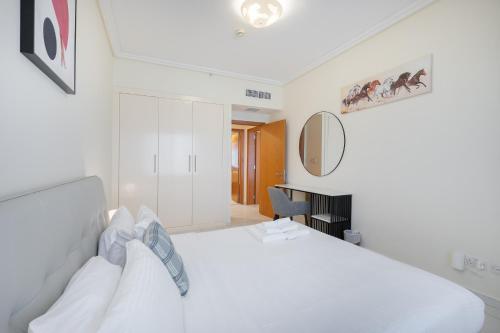 Trinity Holiday Homes - Sheikh Zayed Road Right Next to Financial Center Metro Station Exit 1 - image 6