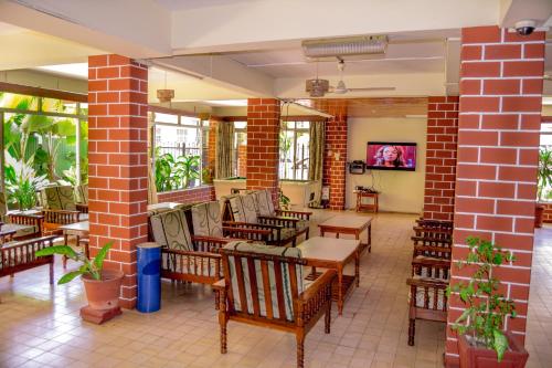 Pub/Lounge, Manson Hotel in Mombasa