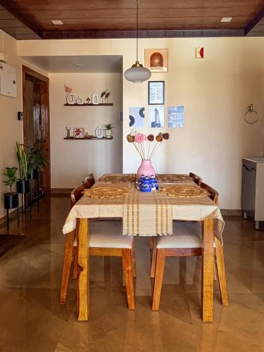 Caelvie - A room in a 3 bedroom homestay in Guwahati – khách sạn tại Hatigaon