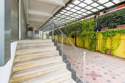 Pintu masuk, Super Collection O MG Road in Kochi