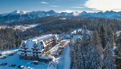 Grand Stasinda Bal Sylwestrowy Animacje Własny Stok Dwa Posiłki Bogaty Bufet Baseny Kręgielnia Grota Sauny Squash Siłownia Place Zabaw Widoki 1000mnpm obrázok