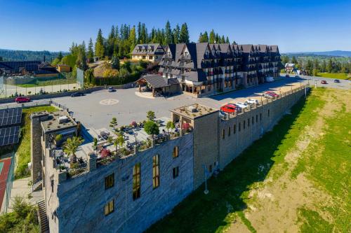 Grand Stasinda Bal Sylwestrowy Animacje Własny Stok Dwa Posiłki Bogaty Bufet Baseny Kręgielnia Grota Sauny Squash Siłownia Place Zabaw Widoki 1000mnpm obrázok