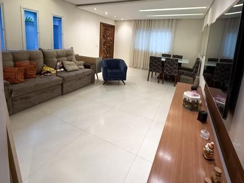 Casa Aconchegante Moderna - 900 metros da Praia – khách sạn tại Vila Julia