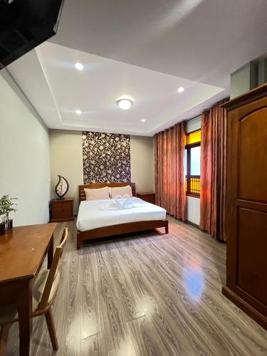 room detail thumbnail 0