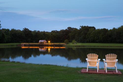 Maison DMemoire Bed & Breakfast Cottages in Rayne, USA
