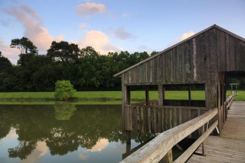 Maison DMemoire Bed & Breakfast Cottages in Rayne, USA