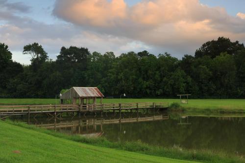 Maison DMemoire Bed & Breakfast Cottages in Rayne, USA