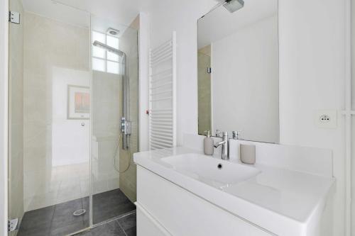 Luxury Apartment 4BR-8P-Eiffel Tower - image 5