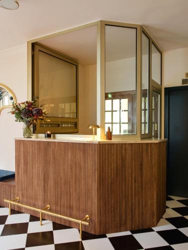 Лоби, Hôtel de la Comète (Hotel de la Comete) in 19th - Buttes-Chaumont