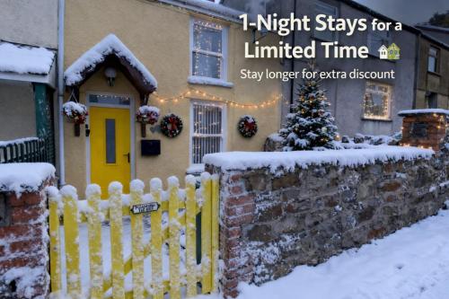 The Cwtch, Log Fire, Sleeps 6, Nr Zip World, Brecon and Bike Park Wales