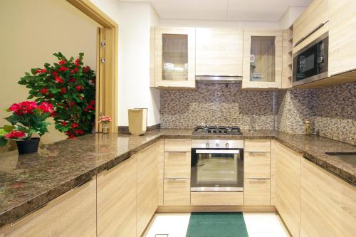Silk Valley - Luxury 1BR 10 minutes from DXB Airport - image 4